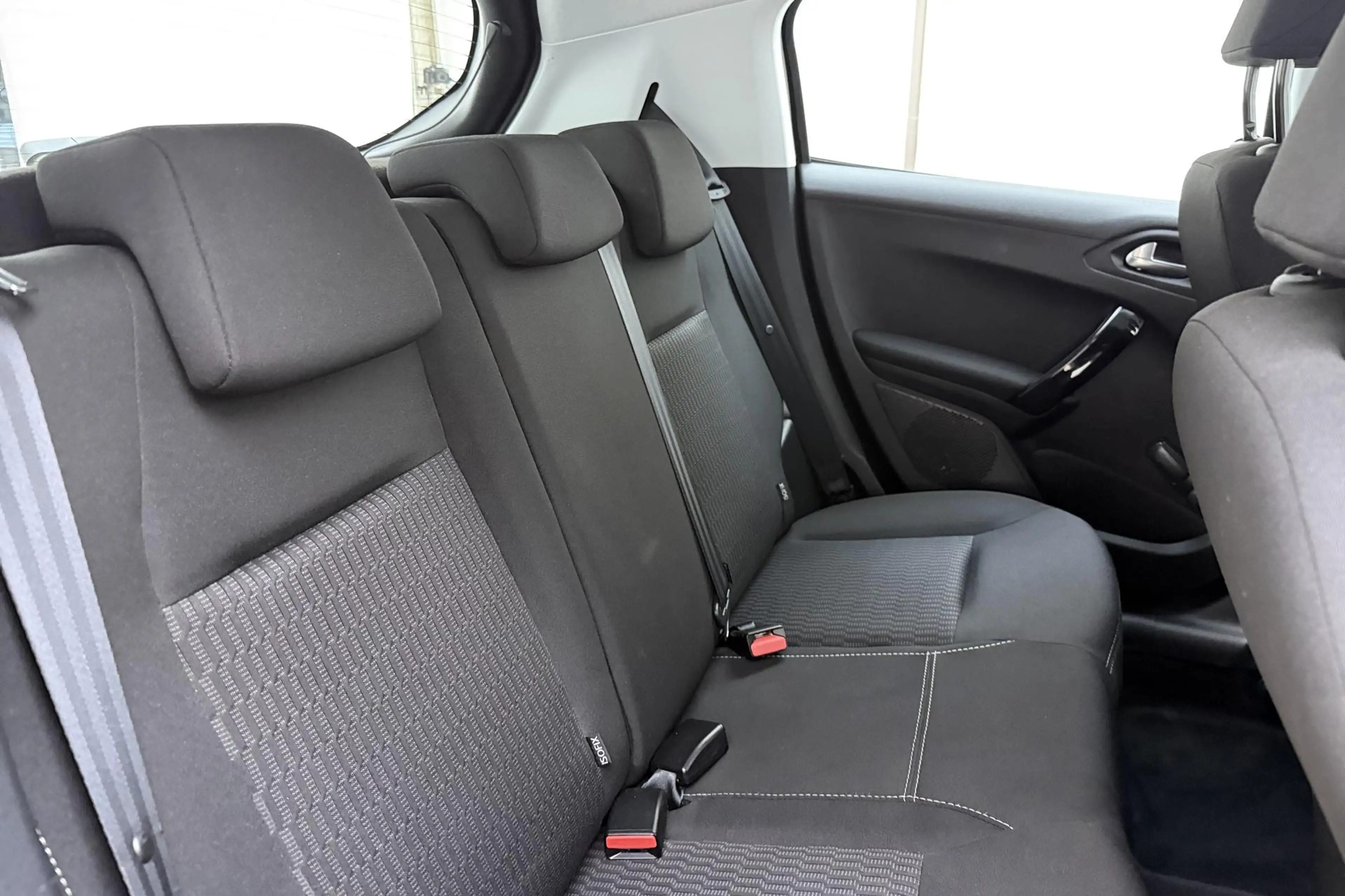Peugeot 208 1.2 PureTech Active | Apple carplay/Android auto | — photo 13