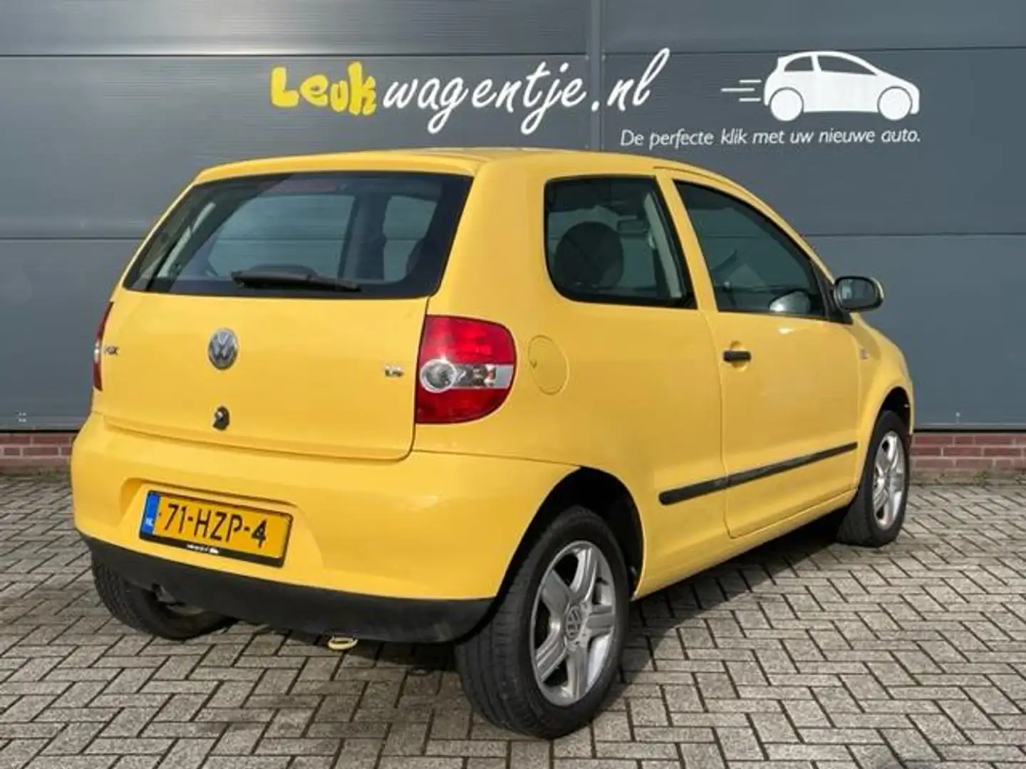 Volkswagen Fox 1.4 Trendline *airco *lichtmet.*nieuwe APK Geel - 2