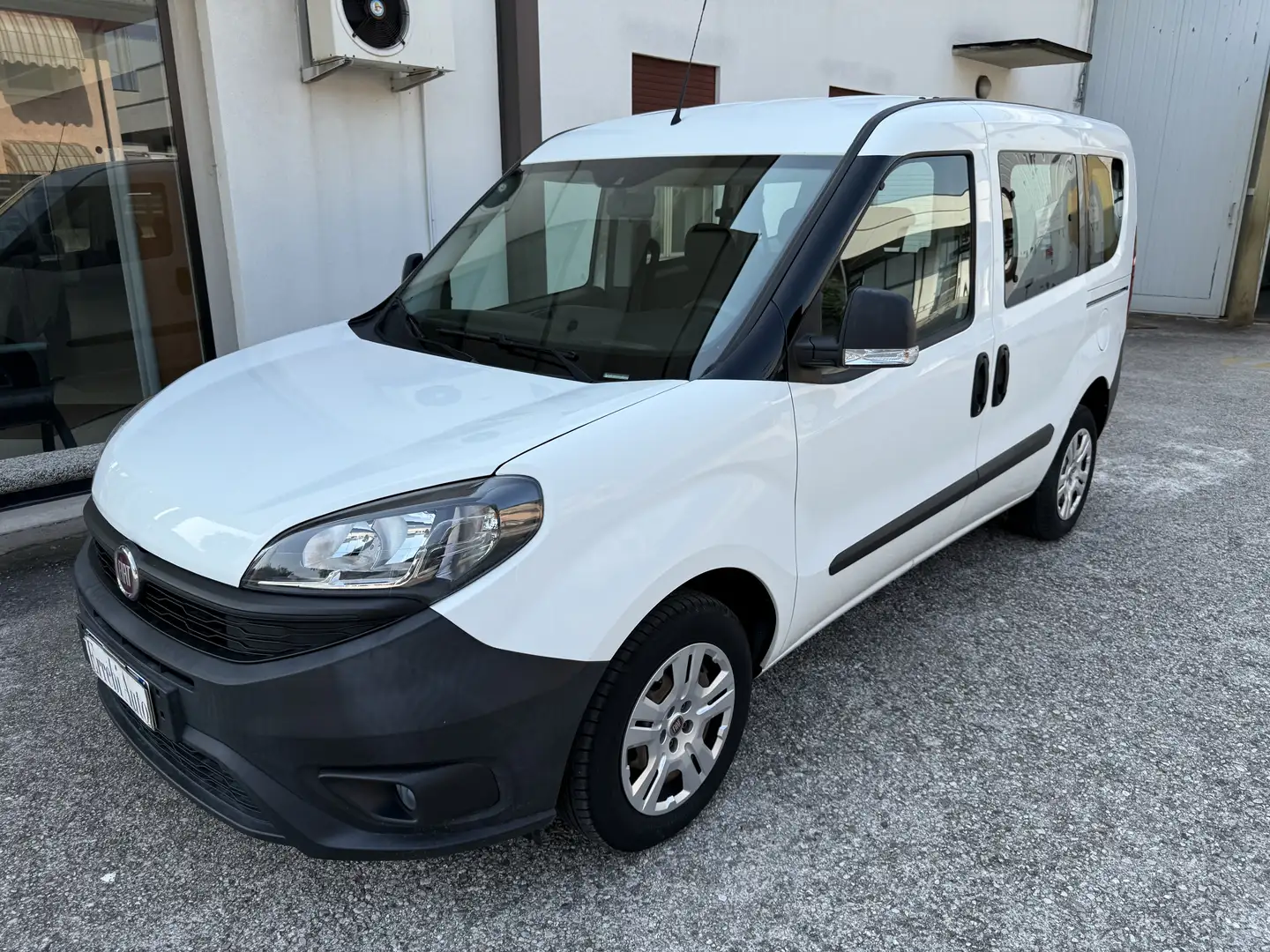Fiat Doblo 1.3 mjt Easy 95cv my19 Per Neopatentati Blanc - 1