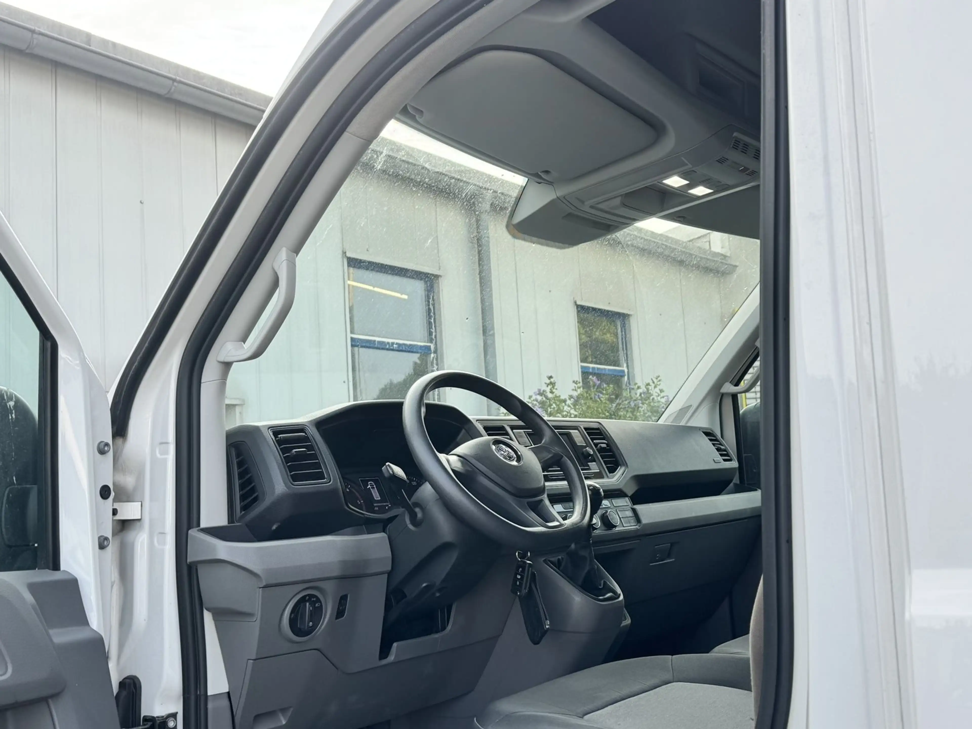 Volkswagen Crafter Kasten 35 MR L2H2 AHK*Klima*Kamera — photo 7