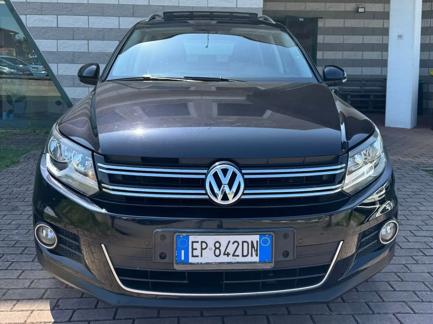 Volkswagen Tiguan Tiguan I 2011 2.0 tdi bm Trend Zwart - 1