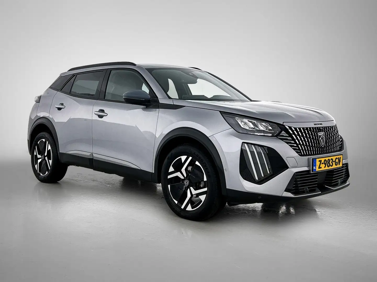 Peugeot 2008 1.2 Allure 100pk Automaat | Navigatie | Climate Co Grijs - 2