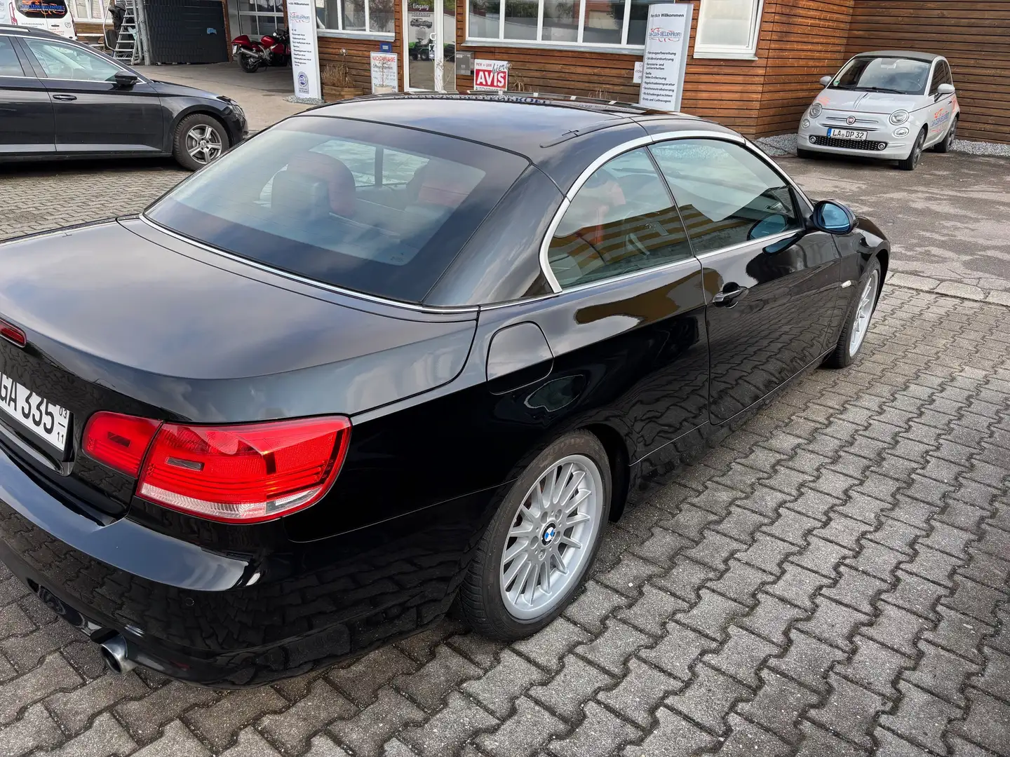 BMW 335 335i Cabrio Aut. Schwarz - 2