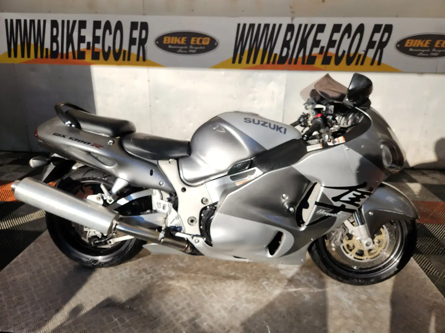 Suzuki Hayabusa Szürke - 1