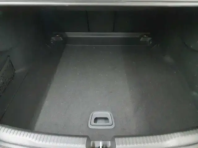 Mercedes-Benz 220 view 15