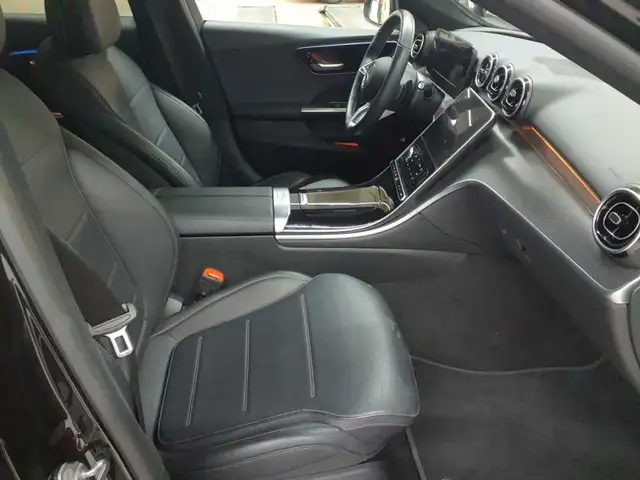 Mercedes-Benz 220 view 7
