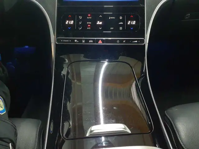 Mercedes-Benz C-Class view 10