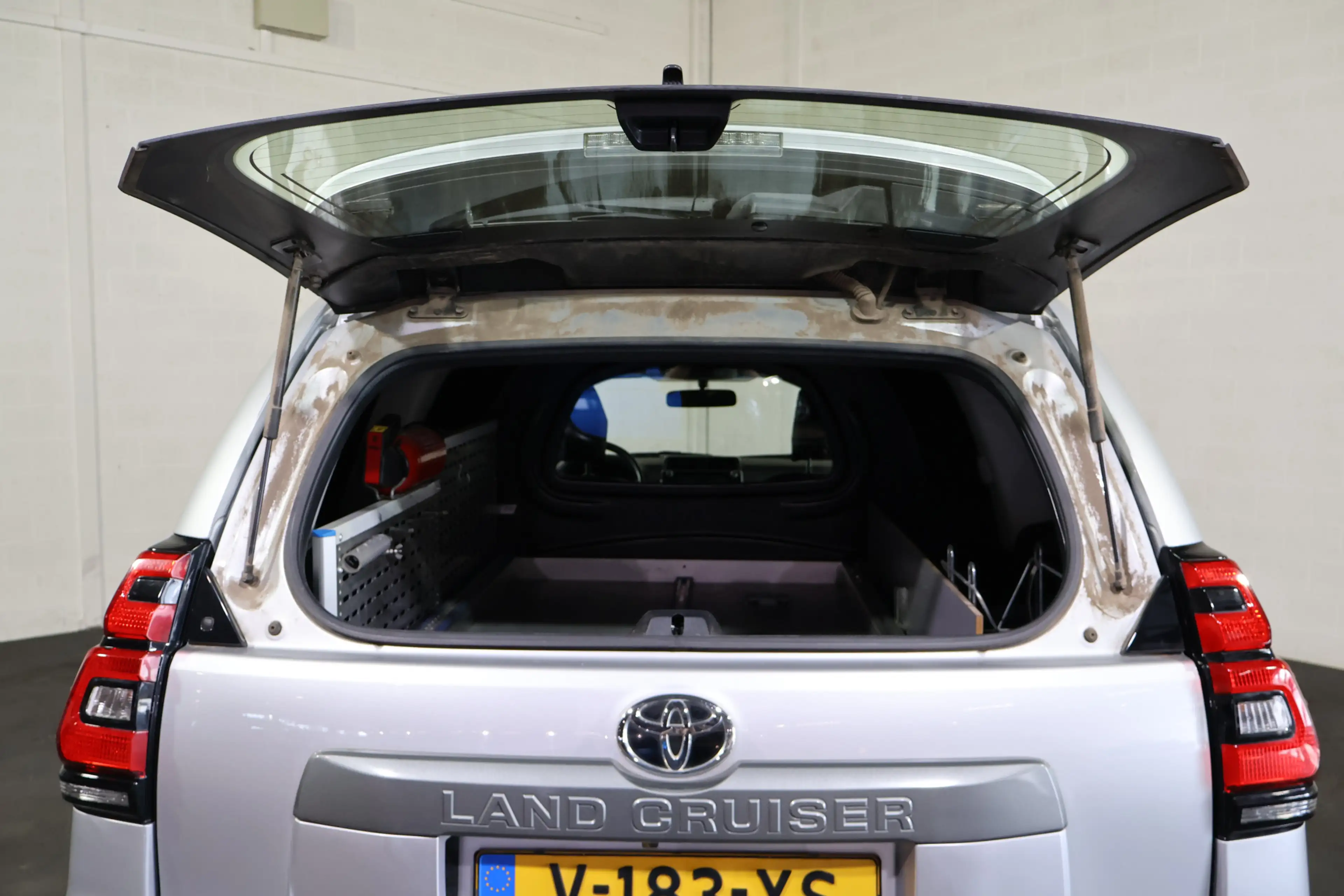 Toyota Land Cruiser 2.8 D-4D-F Challenger Window Van — photo 17