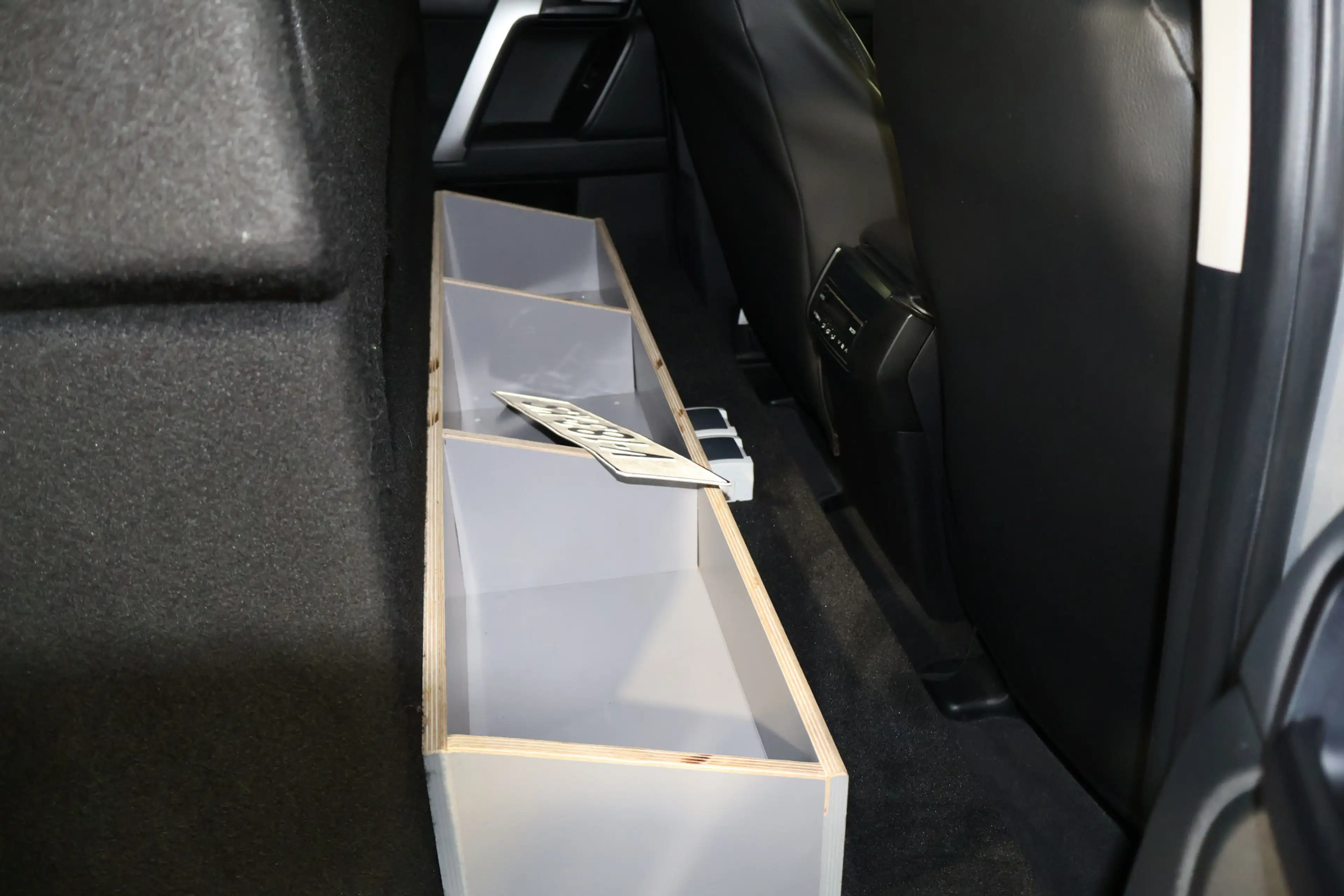 Toyota Land Cruiser 2.8 D-4D-F Challenger Window Van — photo 19