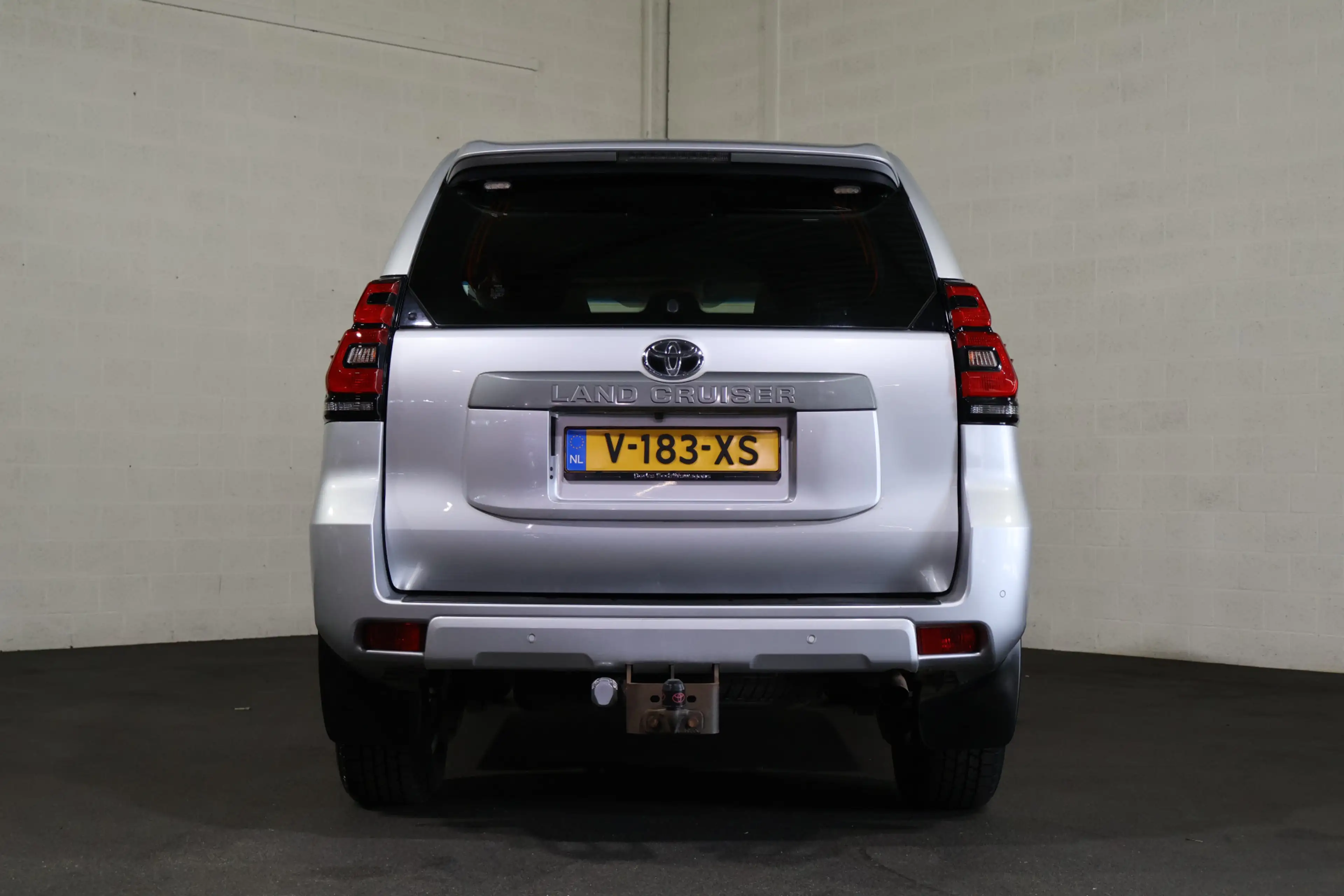 Toyota Land Cruiser 2.8 D-4D-F Challenger Window Van — photo 8