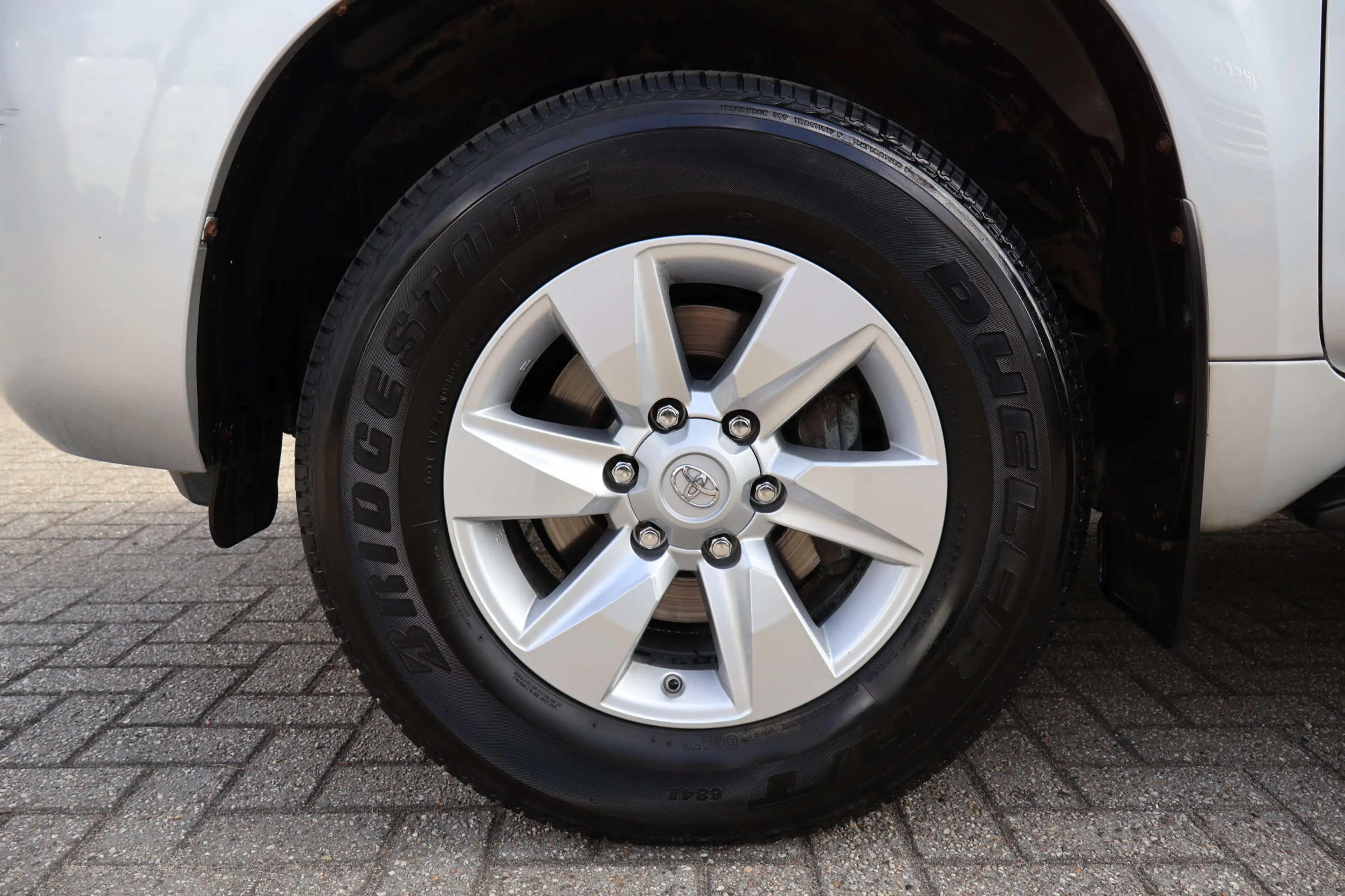 Toyota Land Cruiser 2.8 D-4D-F Challenger Window Van — photo 42