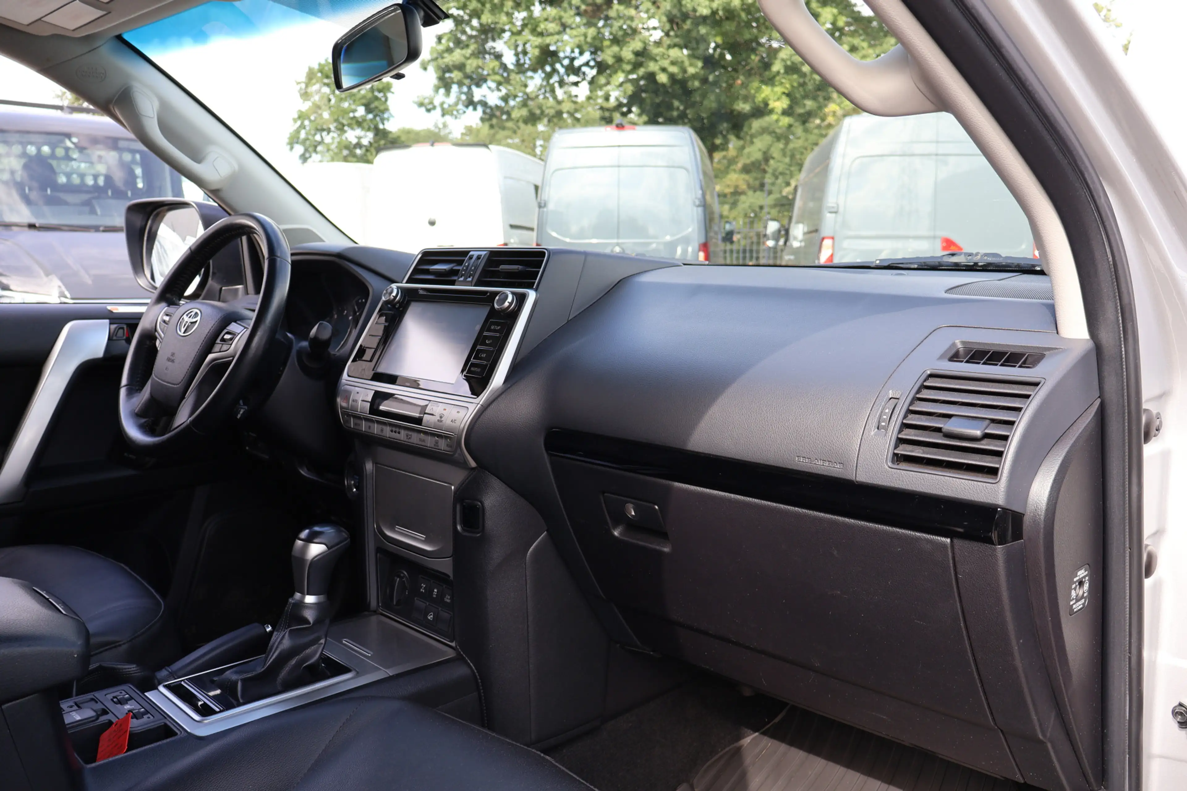 Toyota Land Cruiser 2.8 D-4D-F Challenger Window Van — photo 41