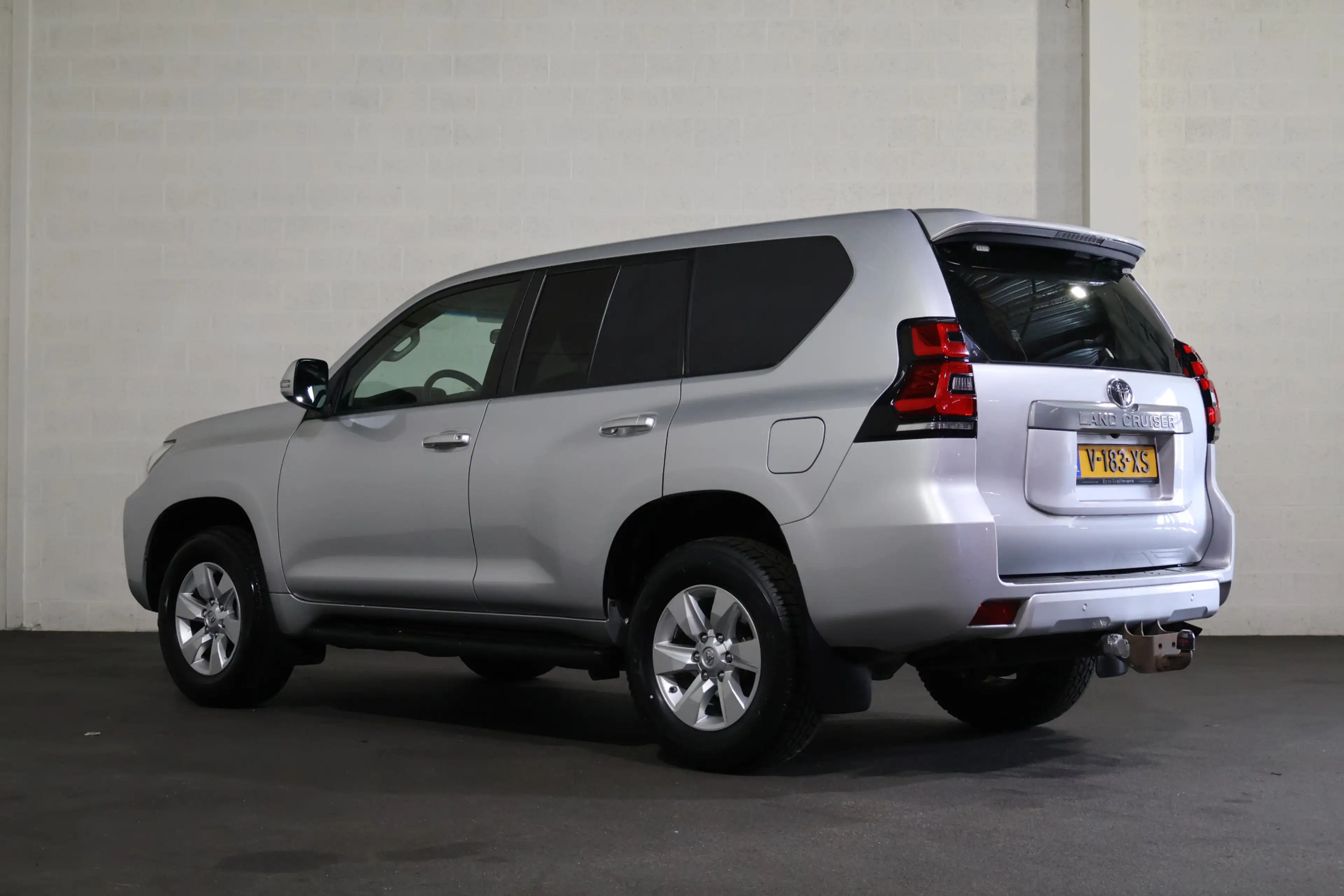 Toyota Land Cruiser 2.8 D-4D-F Challenger Window Van — photo 7