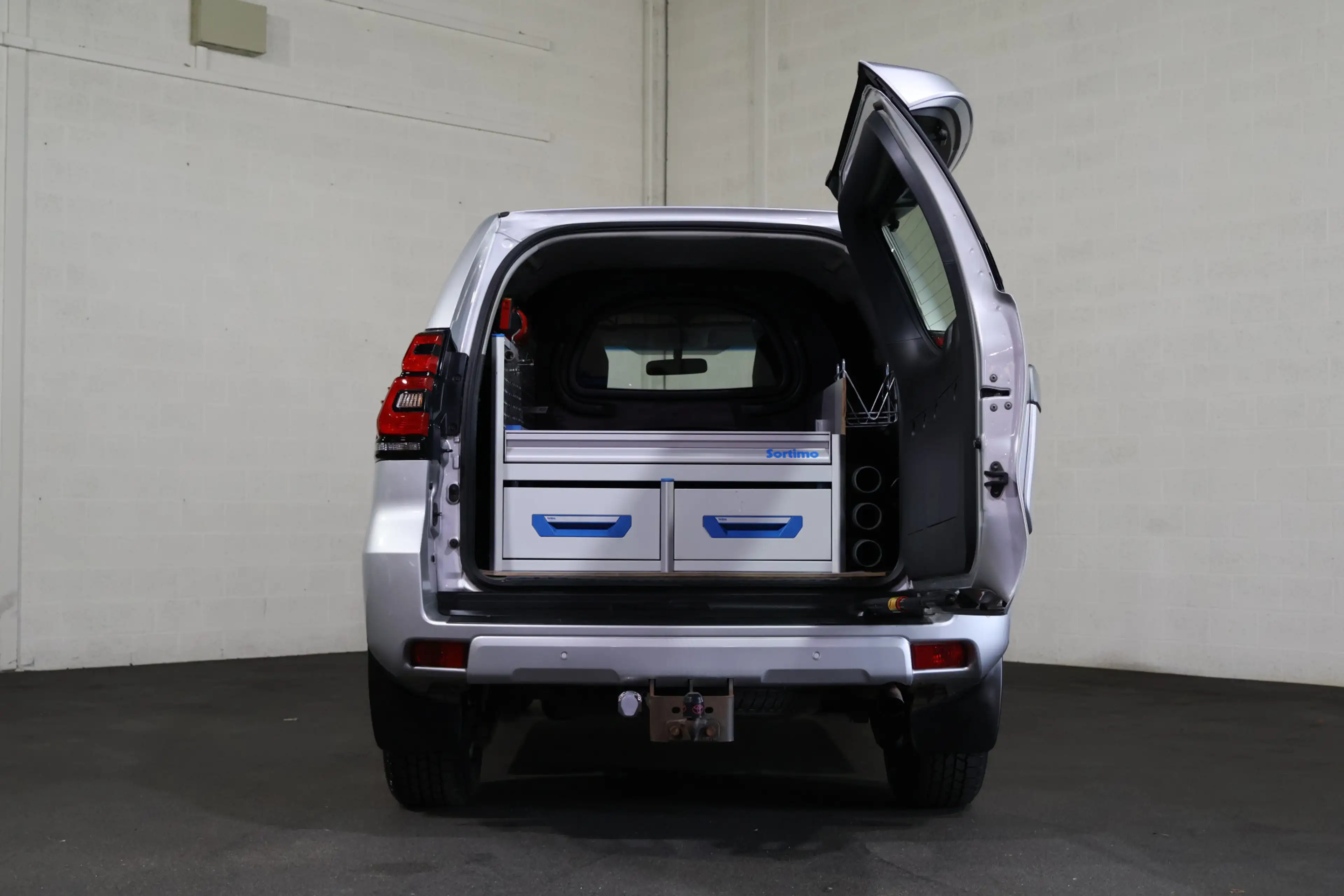 Toyota Land Cruiser 2.8 D-4D-F Challenger Window Van — photo 11