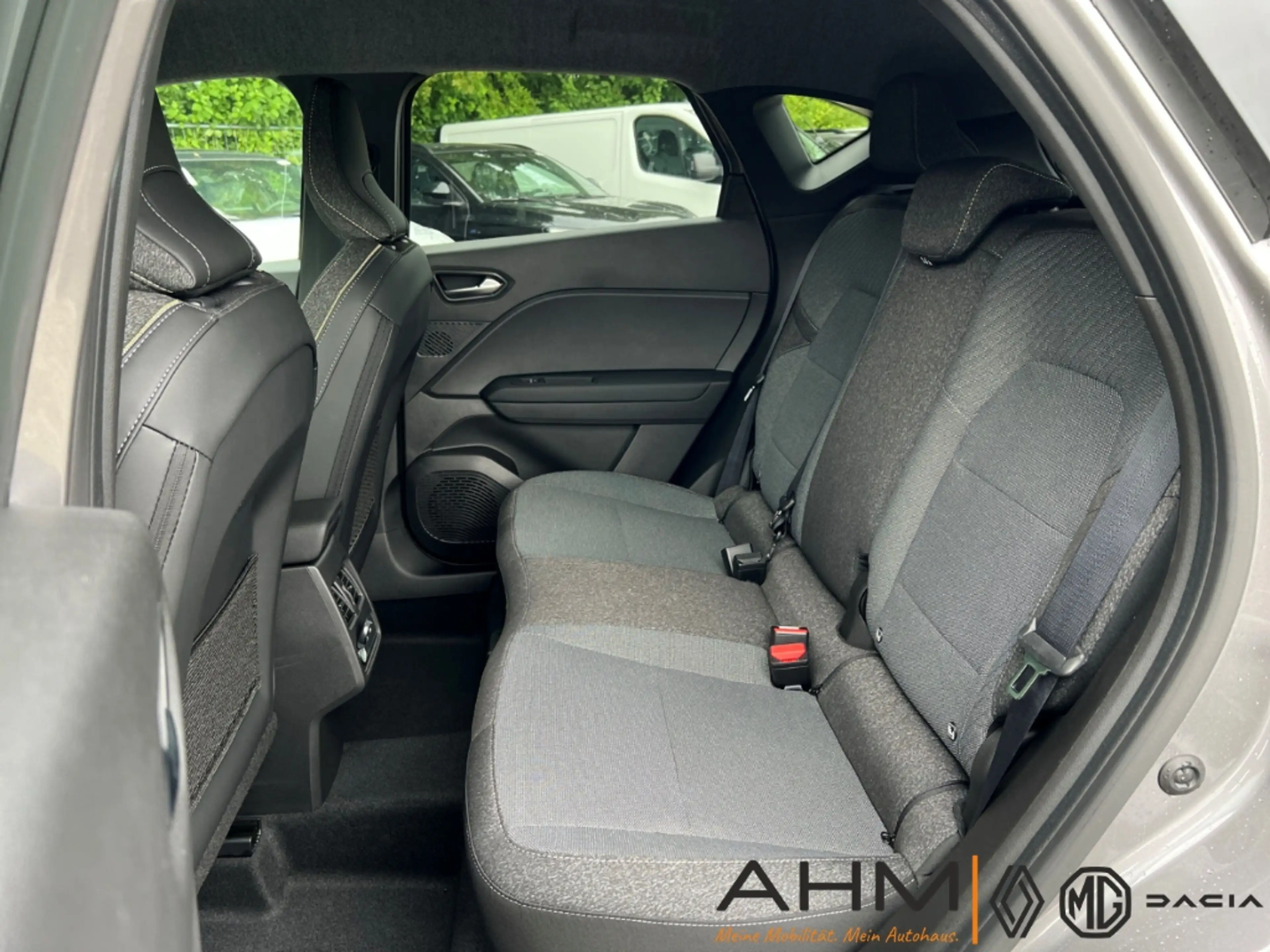 Renault Captur Techno TCe 115 NAVI  KAMERA ACC Apple CarPlay Andr — photo 12