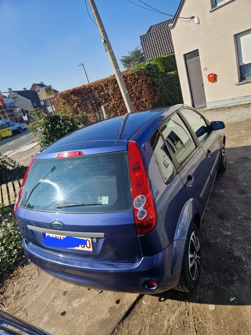 Ford Fiesta 1.3 Ambiente - 2