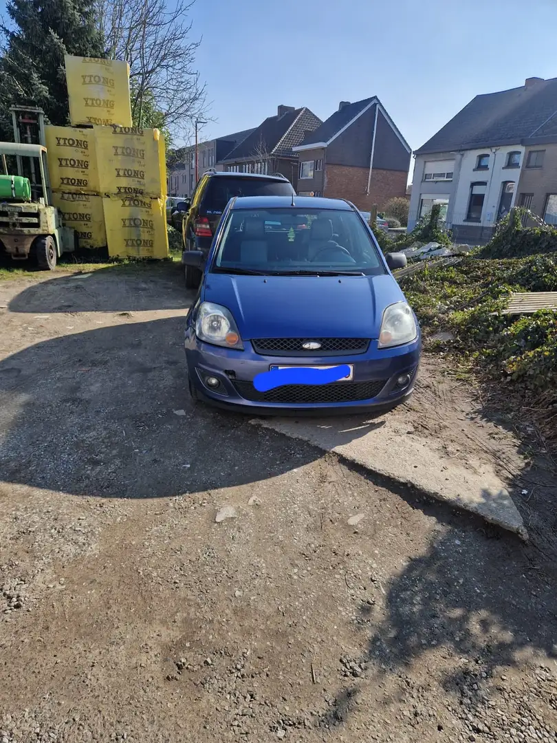 Ford Fiesta 1.3 Ambiente - 1
