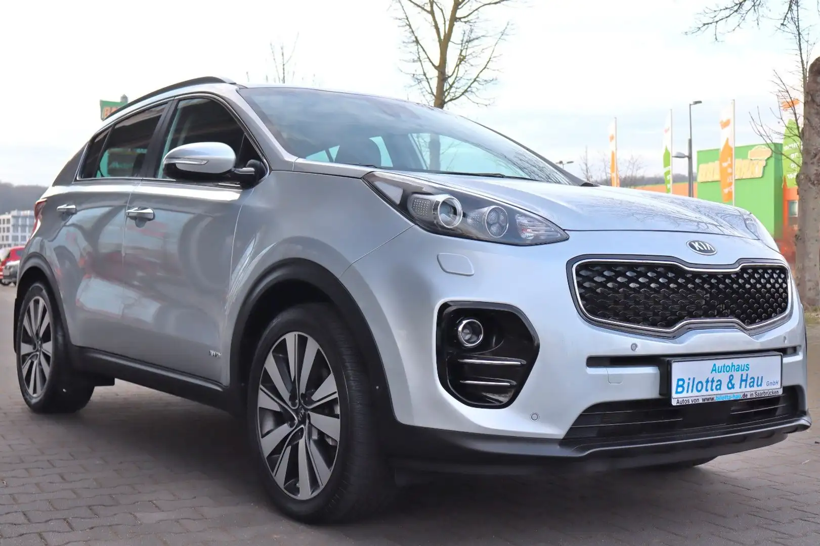 Kia Sportage 2.0 CRDi 136 Spirit AWD Automatik Plateado - 2