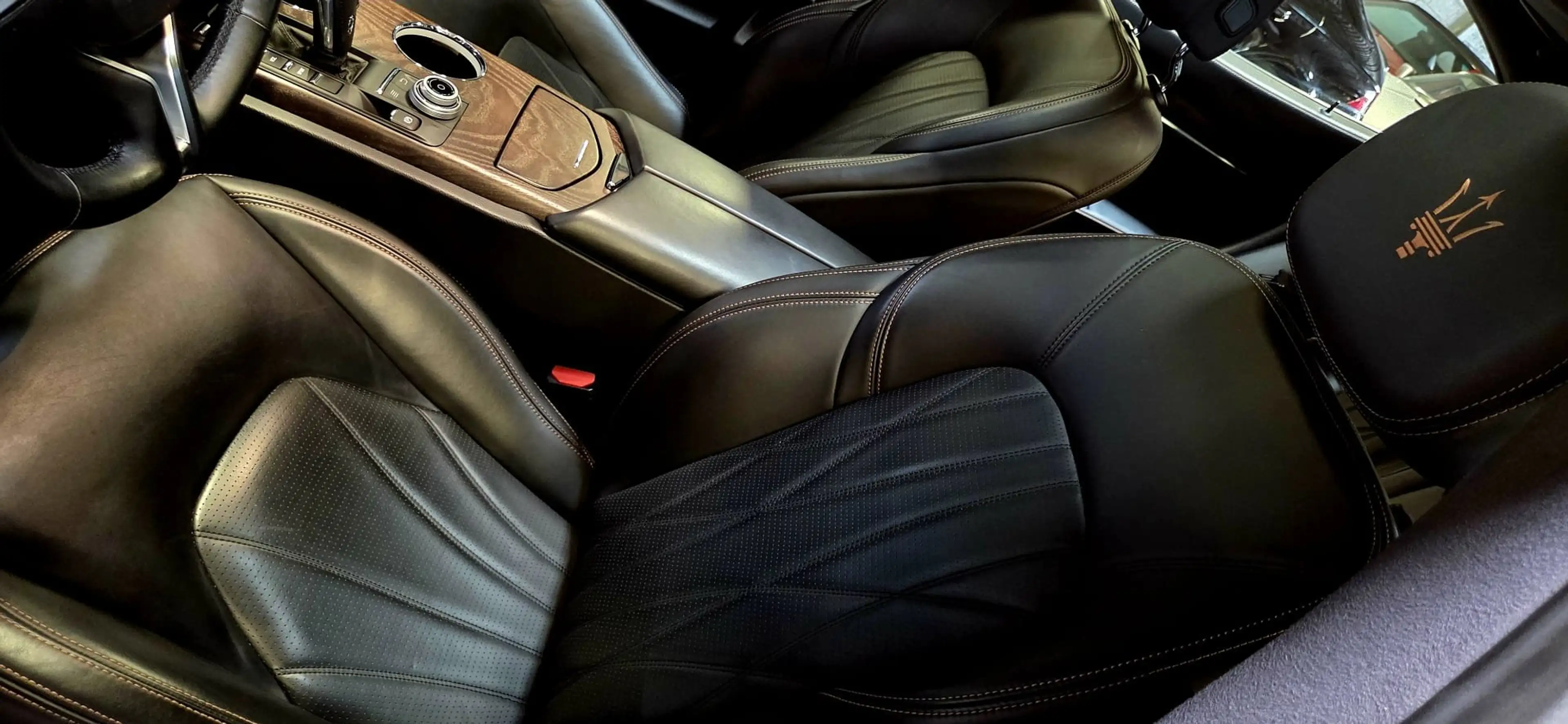Maserati Ghibli Ghibli 3.0 V6 Bi-Turbo 350 GranLusso — photo 10