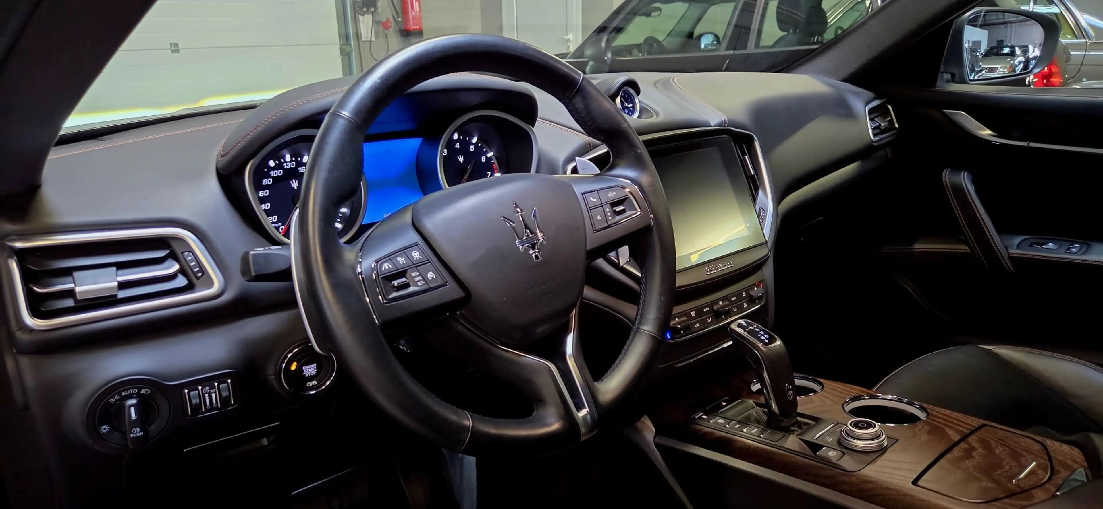 Maserati Ghibli Ghibli 3.0 V6 Bi-Turbo 350 GranLusso — photo 12