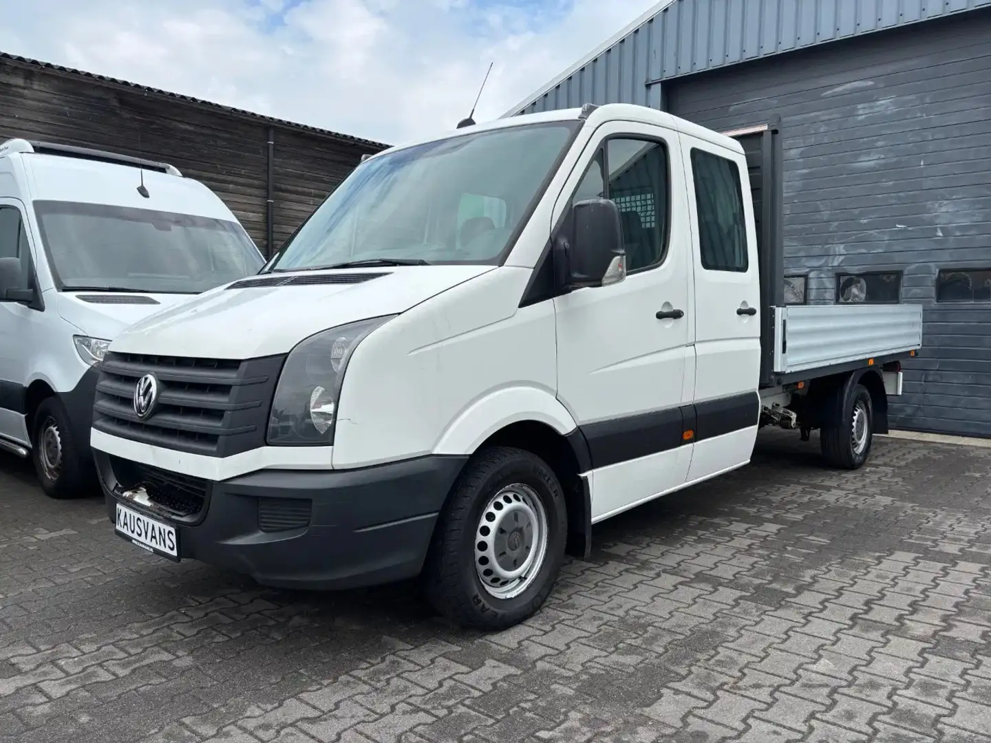 Volkswagen Crafter 2.0 TDI 136 PK 7 Zits Open Laadbak Airco Trekhaak Wit - 1