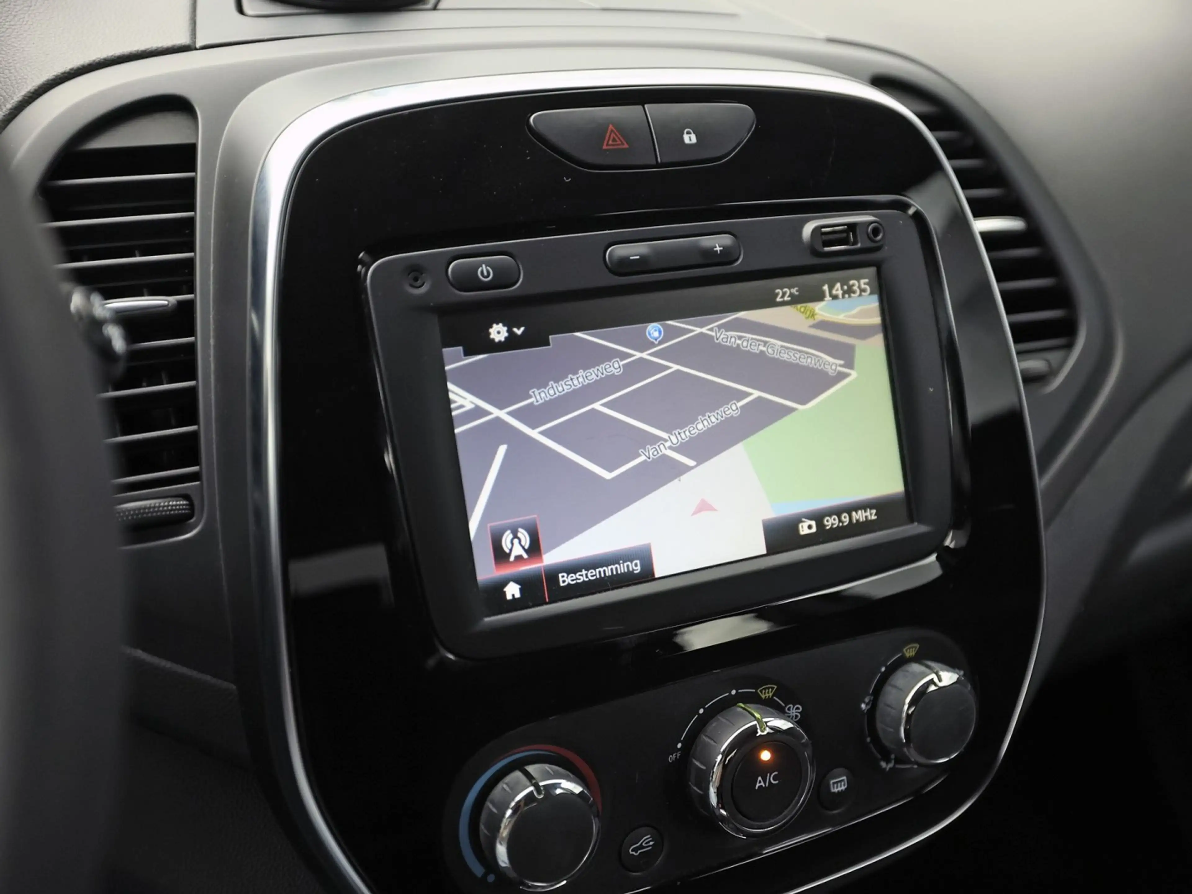 Renault Captur 0.9 TCe Sport (NAVIGATIE, CAMERA, CRUISE, SPORTSTO — photo 8