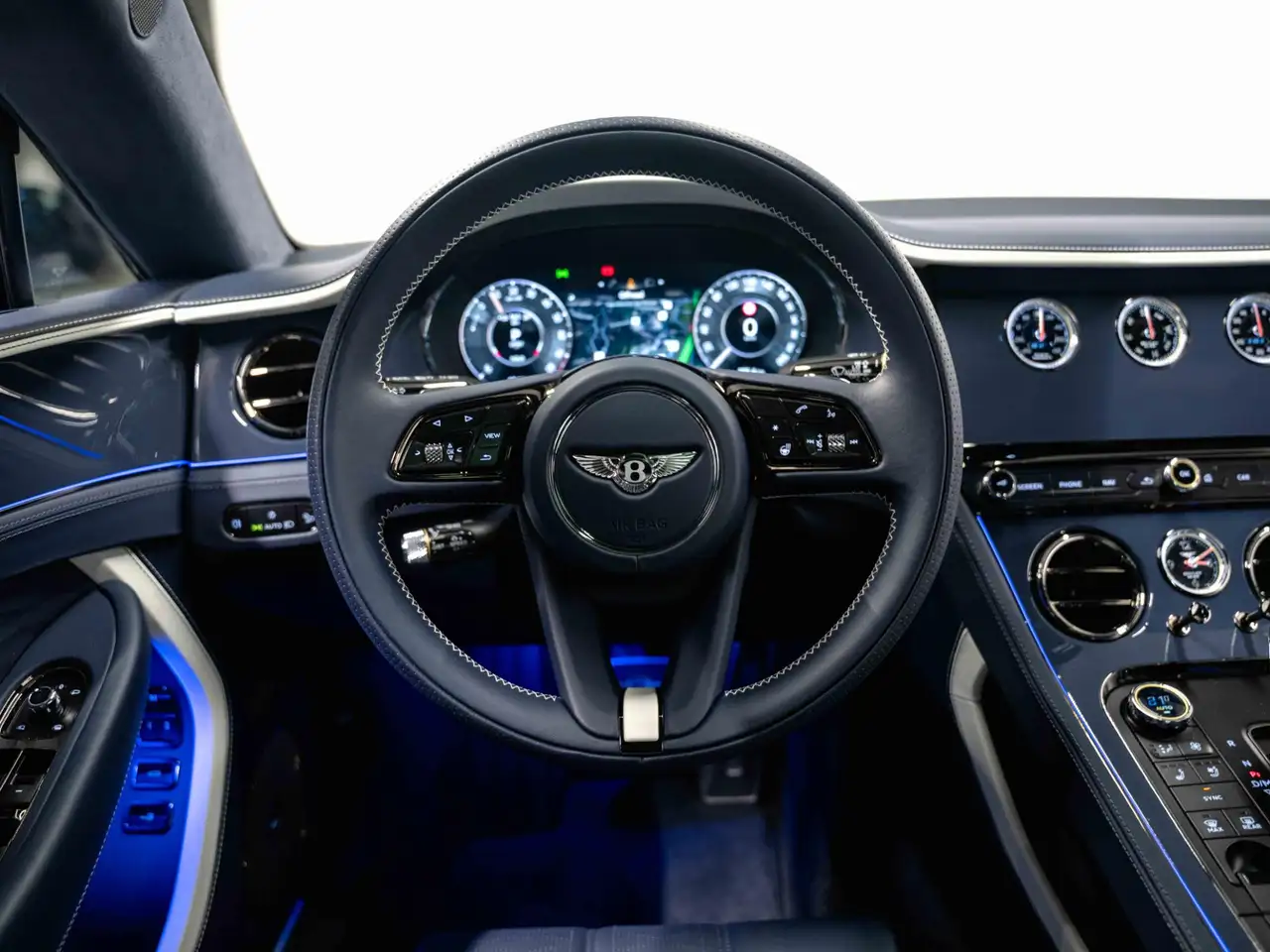 Bentley Continental GT 2025 — фото 11