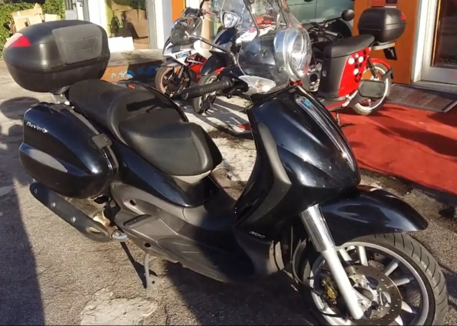 Piaggio Beverly 500 Grigio - 2