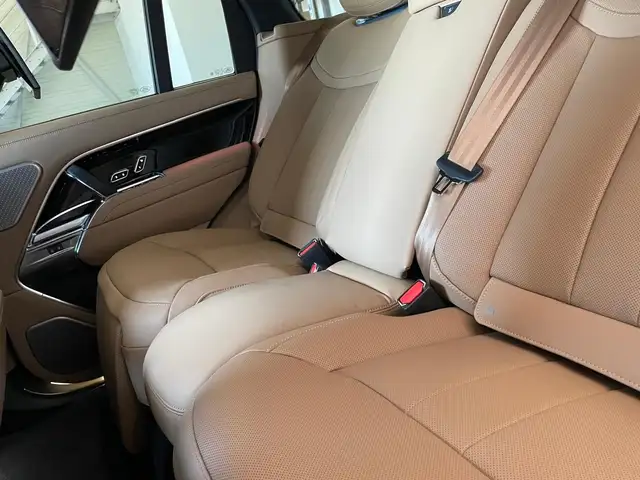 Land Rover Range Rover view 9