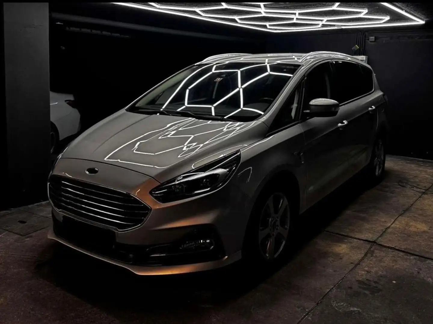 Ford S-Max S-Max 2.0 EcoBlue Aut. Edition Silber - 1