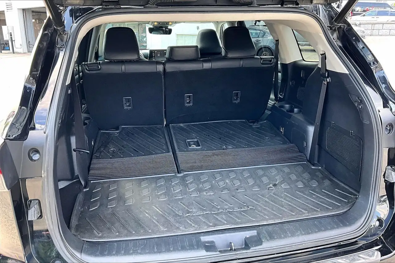 Toyota Highlander снимка Toyota Highlander