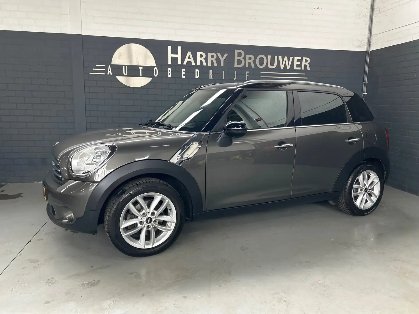 MINI Cooper Countryman Mini 1.6 Chili Automaat. panoramadak. zeer mooi. Grijs - 2