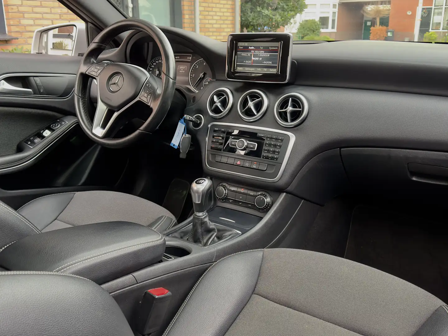 Mercedes-Benz A 180 CDI Ambition PANODAK LEDER NAVI AIRCO LED LMV PDC Grijs - 2