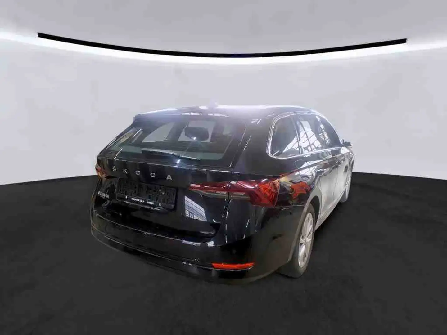 Skoda Octavia Combi 2.0TDI FIRST EDITION*VC*LED*HEAD-UP Schwarz - 2