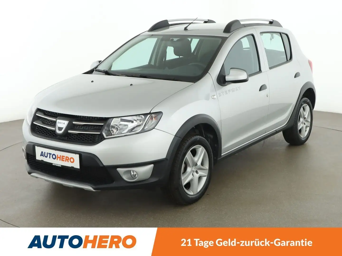 Dacia Sandero 0.9 TCe Stepway Prestige Aut. *TEMPO*NAVI*PDC*BT* Plateado - 1