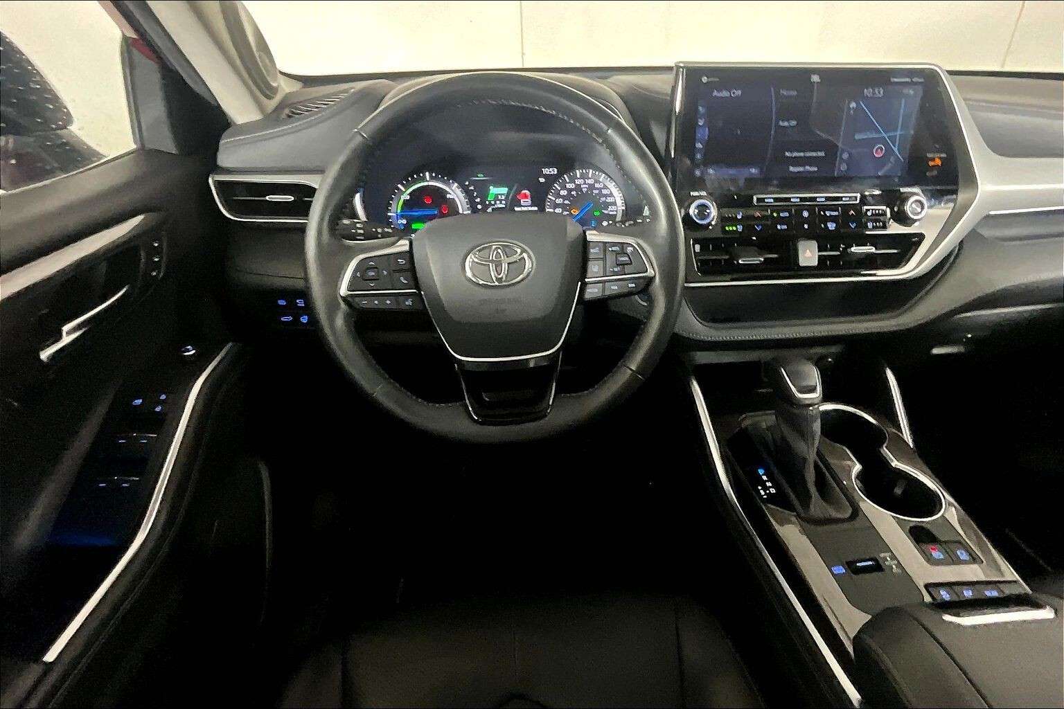 used 2020 Toyota Highlander car, priced at $33,498