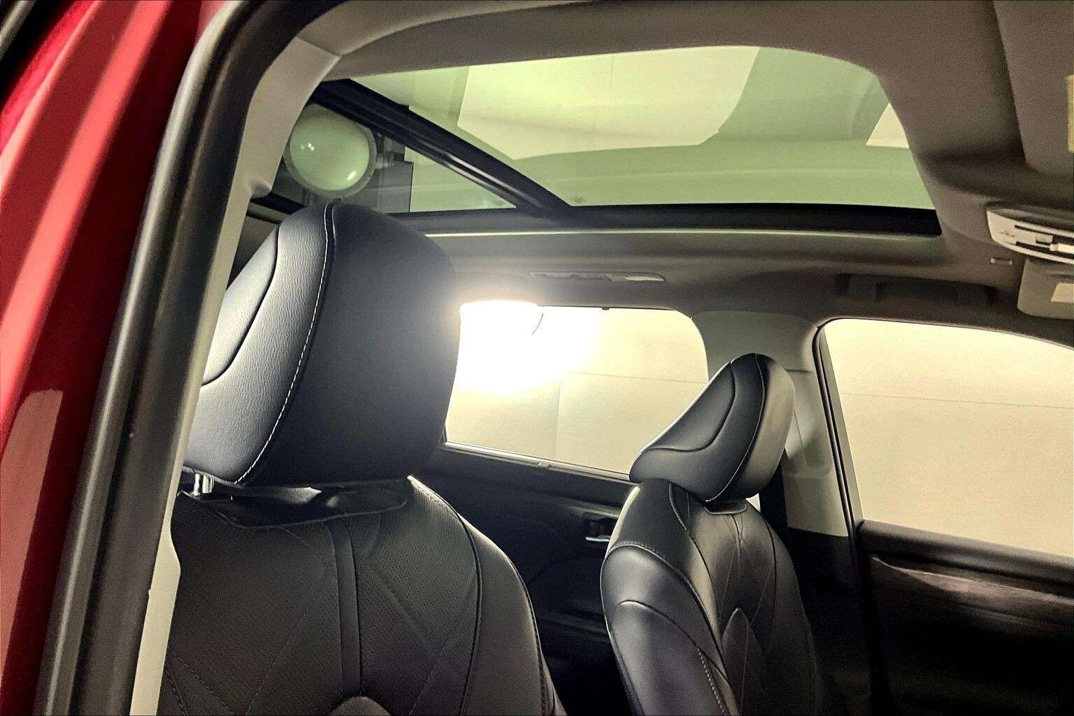 used 2020 Toyota Highlander car, priced at $33,498