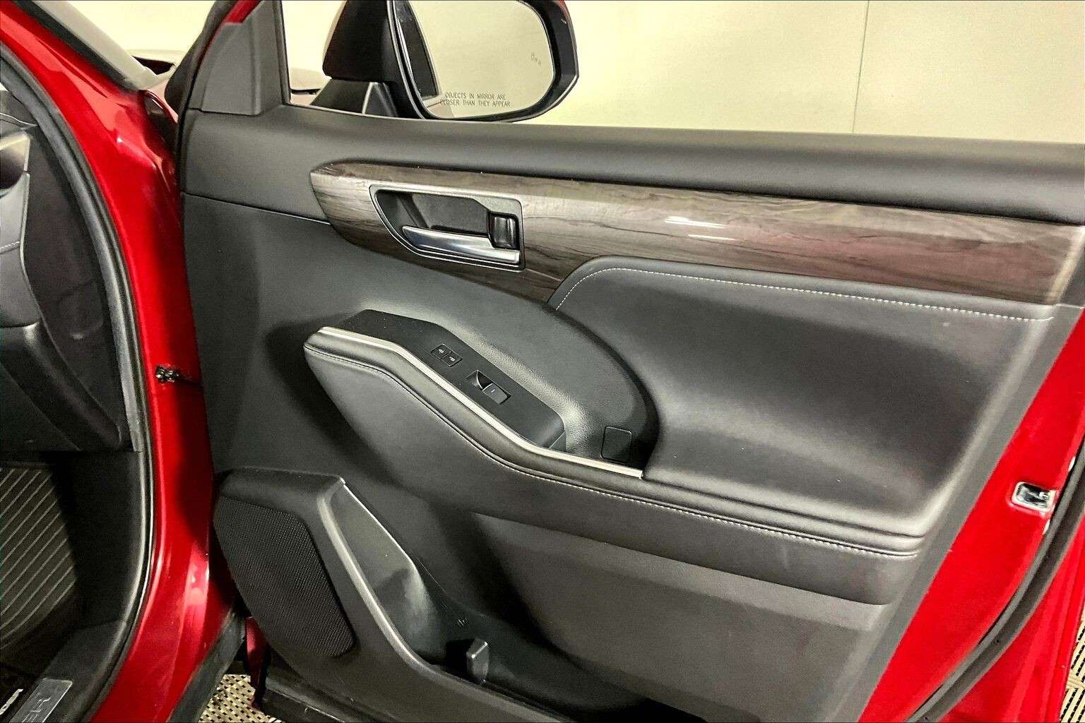 used 2020 Toyota Highlander car, priced at $33,498