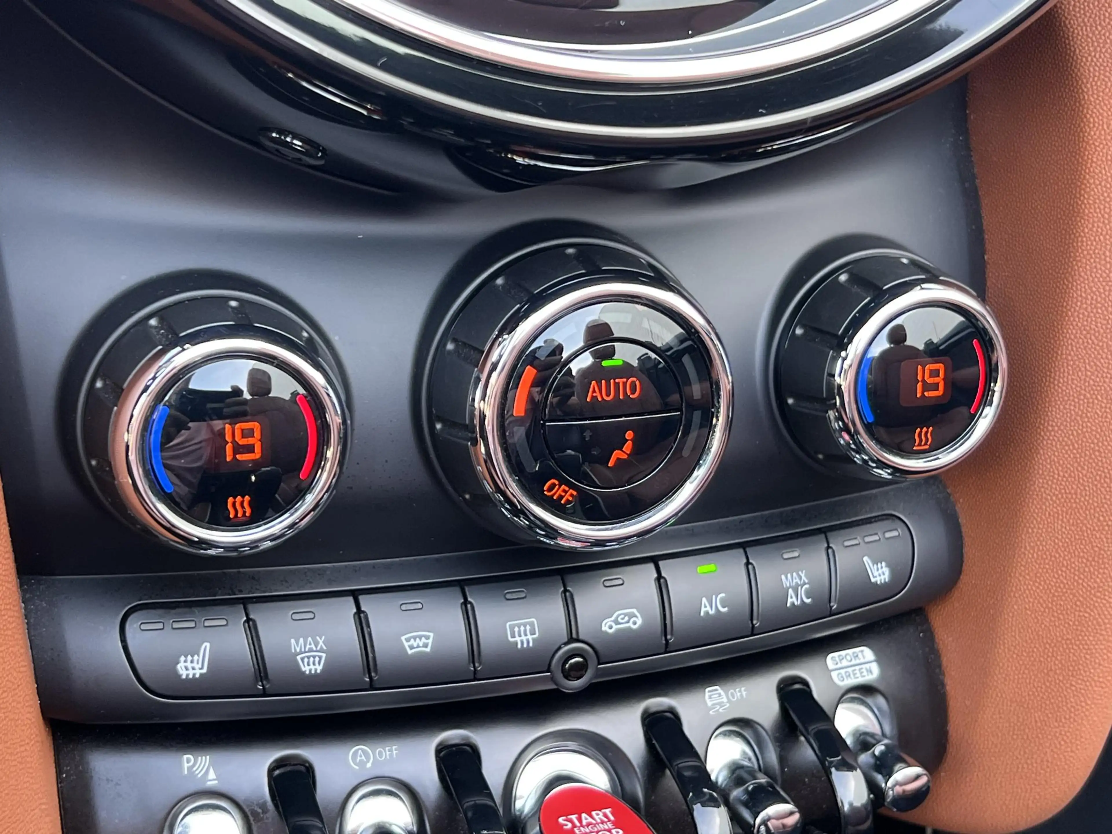 MINI John Cooper Works Cabrio 2.0 Essential 231 PK / Head-up / Leder / Harmann K — photo 27