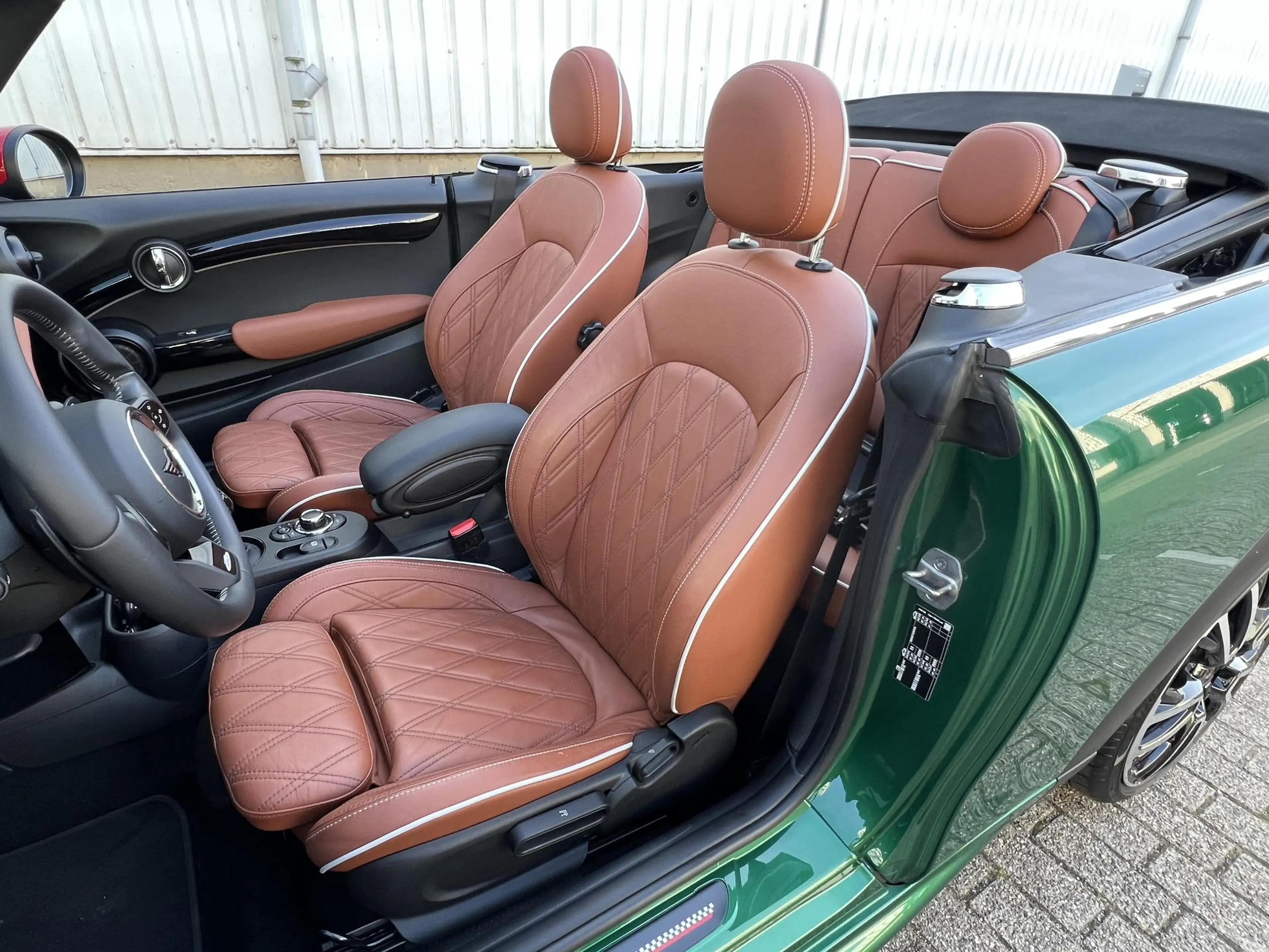 MINI John Cooper Works Cabrio 2.0 Essential 231 PK / Head-up / Leder / Harmann K — photo 18