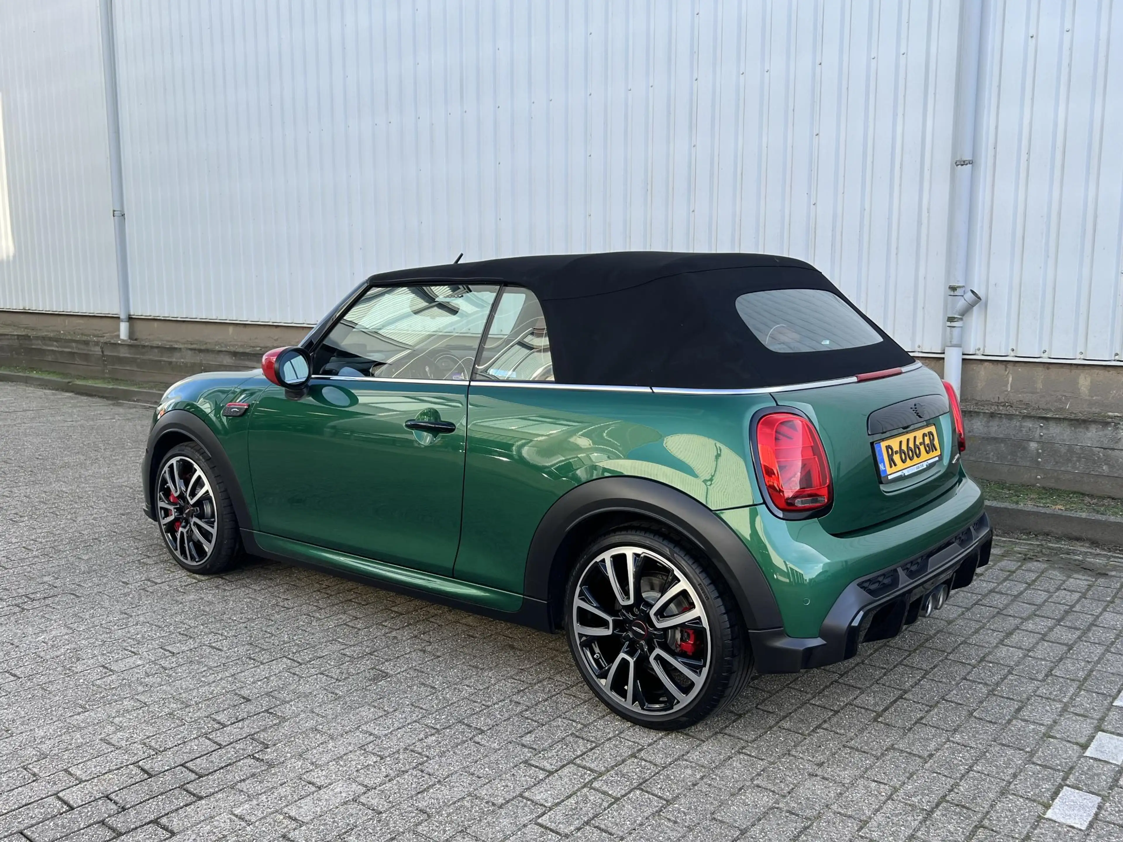 MINI John Cooper Works Cabrio 2.0 Essential 231 PK / Head-up / Leder / Harmann K — photo 4