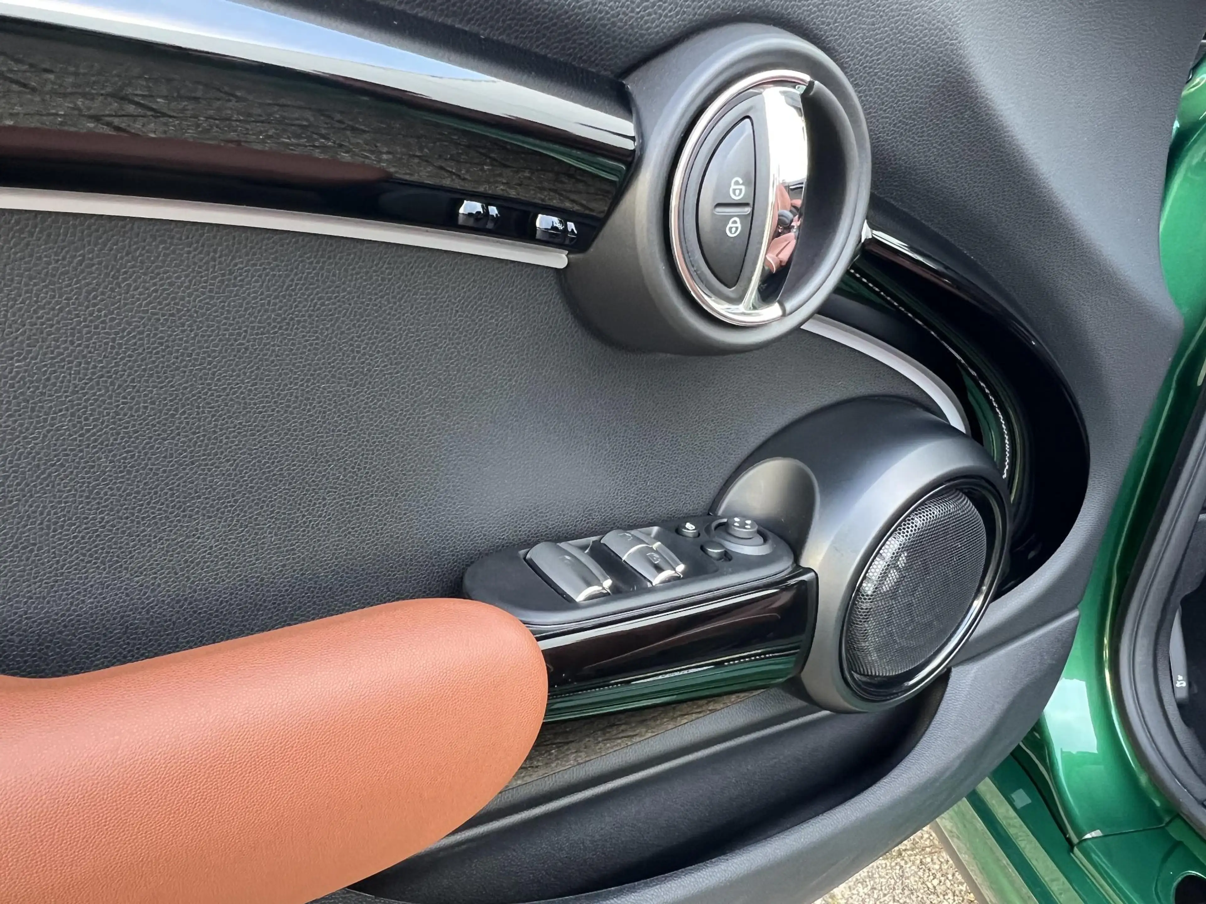 MINI John Cooper Works Cabrio 2.0 Essential 231 PK / Head-up / Leder / Harmann K — photo 39