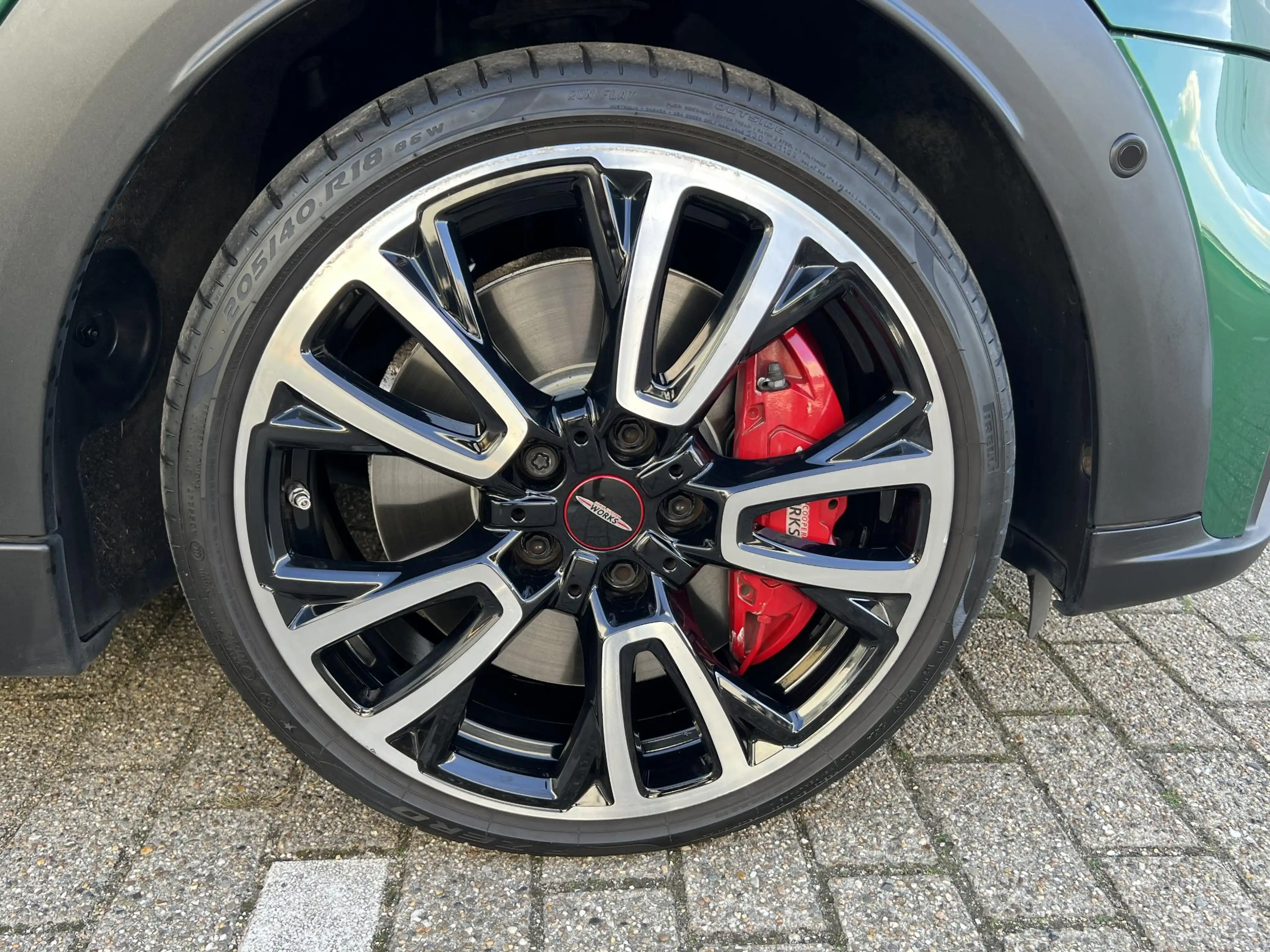 MINI John Cooper Works Cabrio 2.0 Essential 231 PK / Head-up / Leder / Harmann K — photo 36