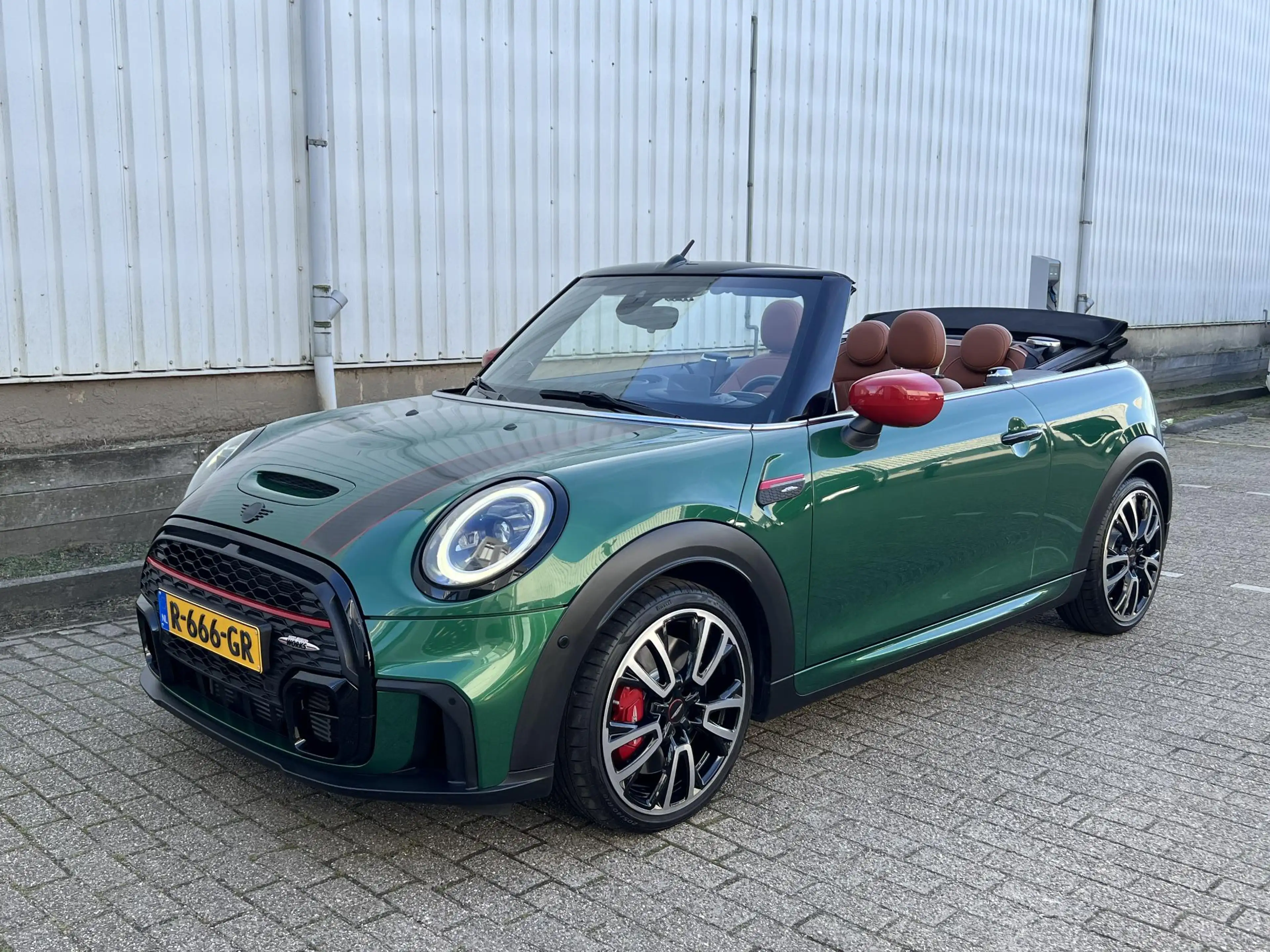 MINI John Cooper Works Cabrio 2.0 Essential 231 PK / Head-up / Leder / Harmann K — photo 16
