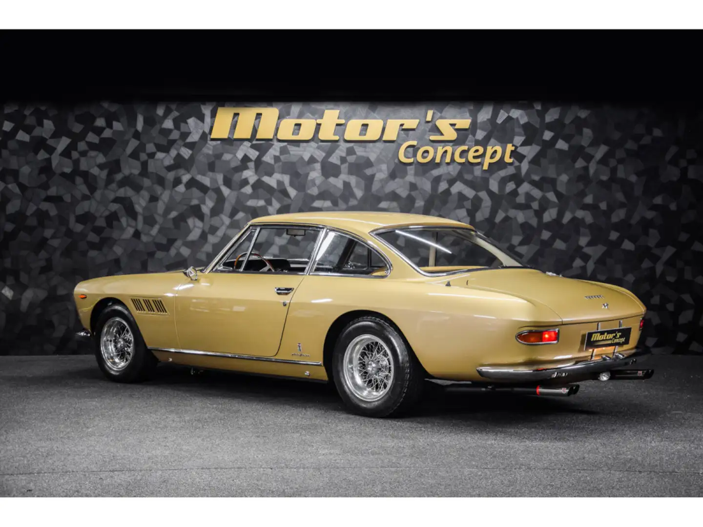 Ferrari 330 GT 2+2 - "FERRARI CLASSICHE" Gold - 1