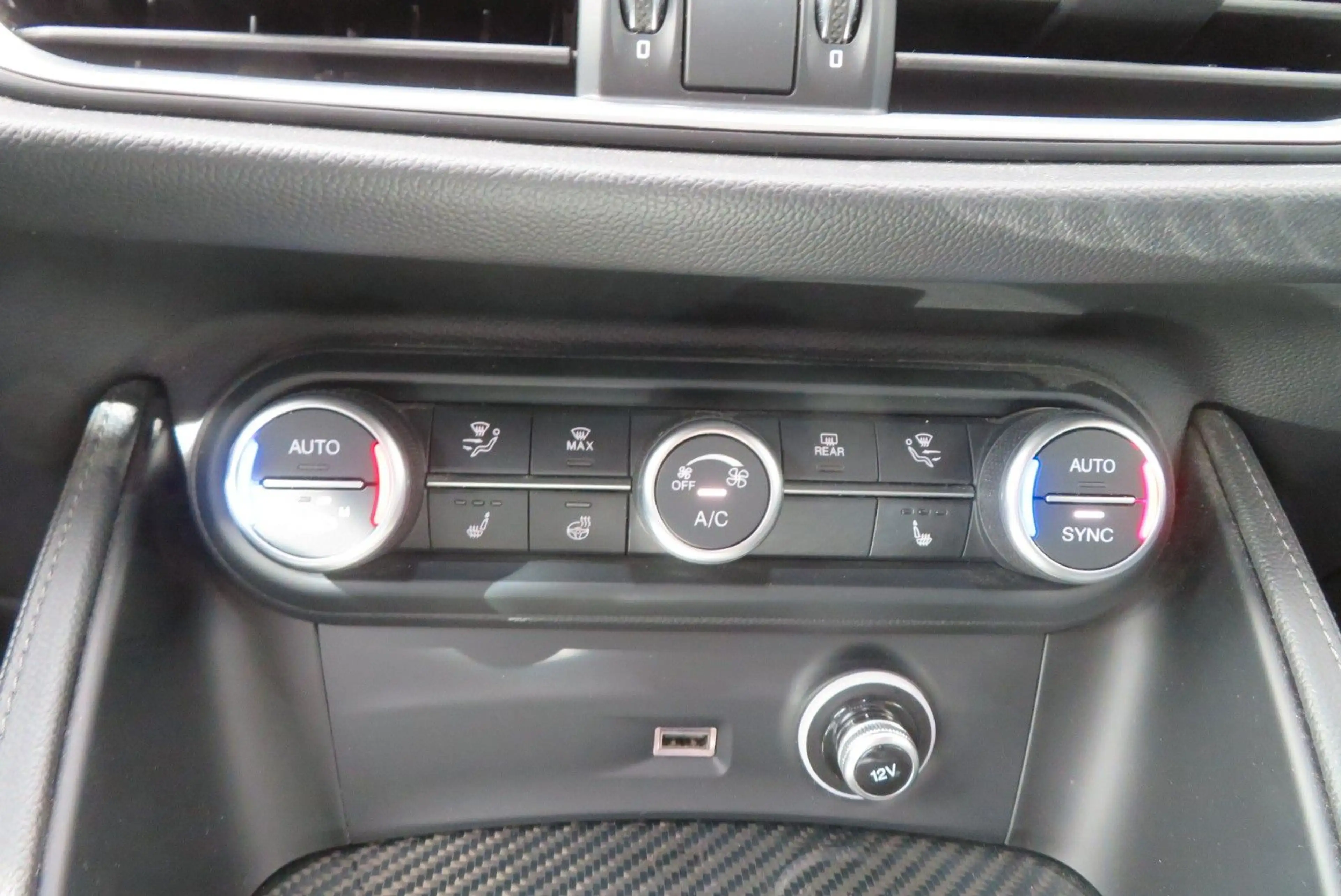 Alfa Romeo Stelvio Quadrifoglio Q4 2.9 Bi-Turbo 510PS — photo 12