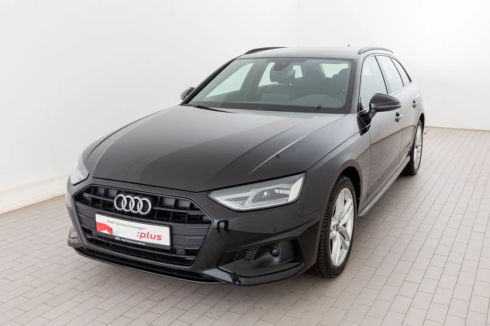 Audi A4 Advanced 2.0 TDI S tr. SITZHZG PDC NAVI Schwarz - 2