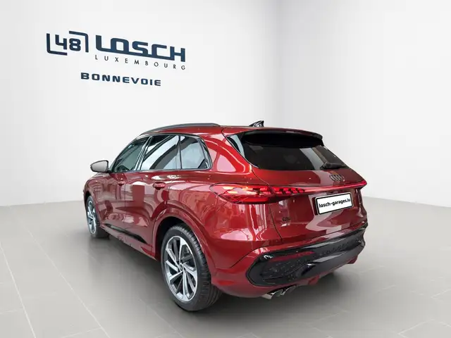 Audi Q5 view 2