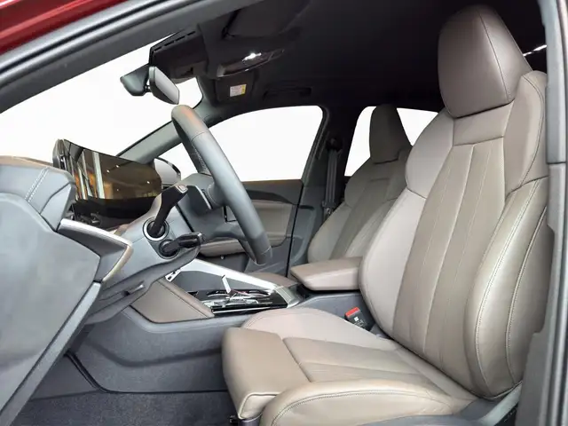 Audi Q5 view 7