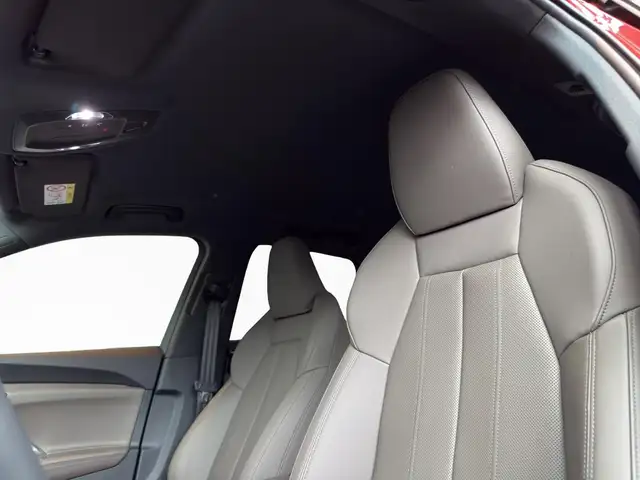 Audi Q5 view 13